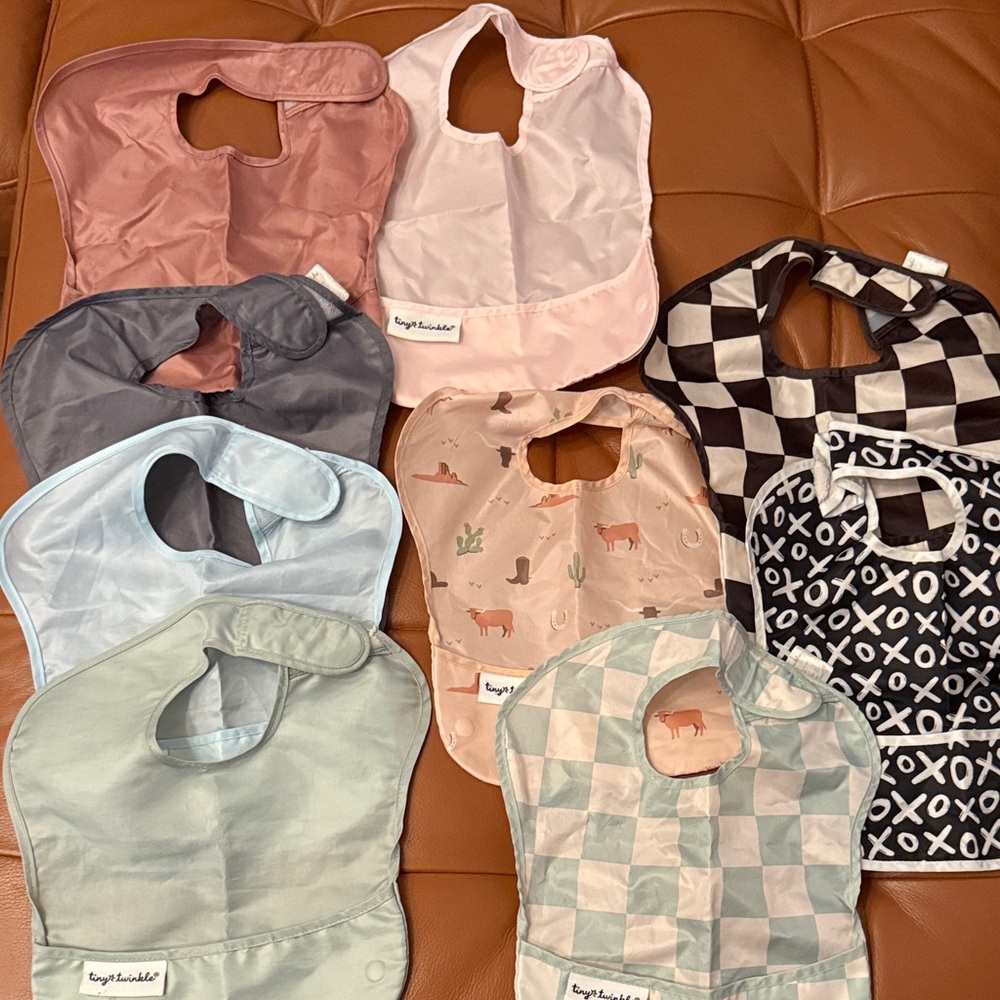 Lot of 9 waterproof tiny twinkles pocket Bib Set